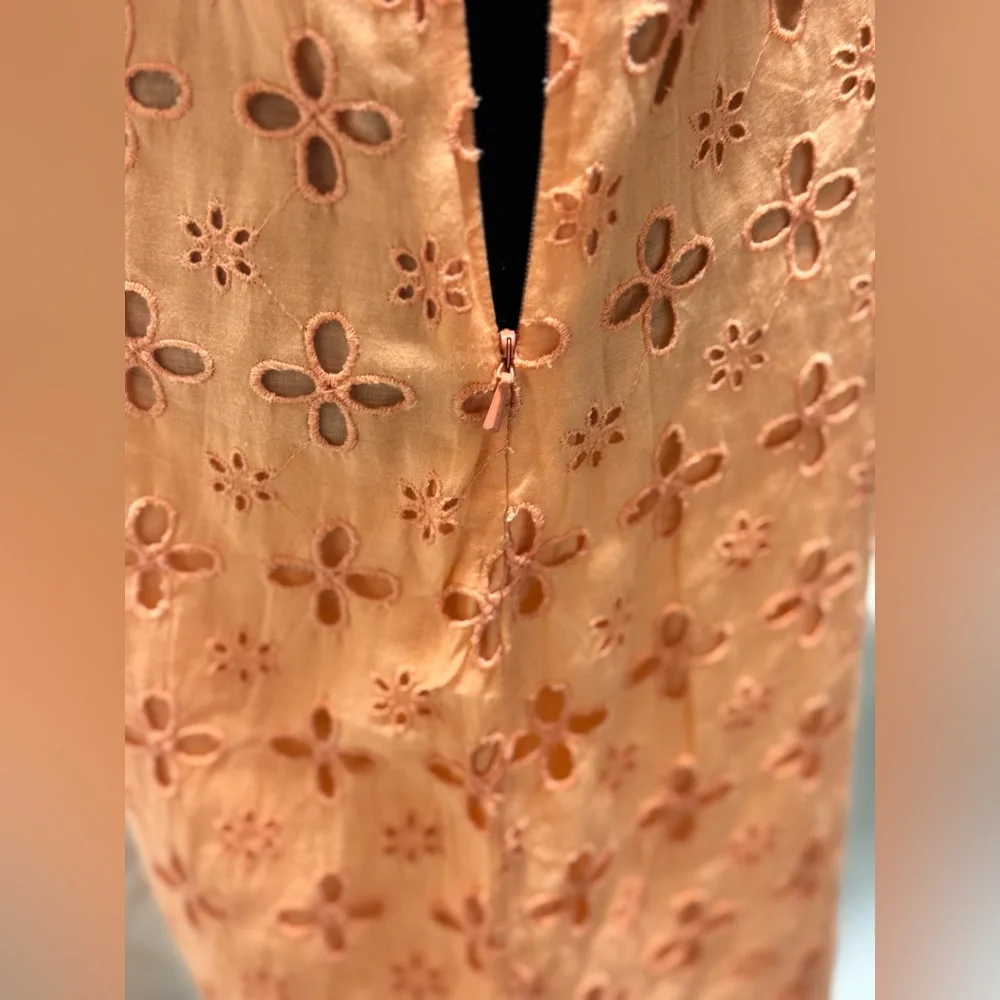 Lands’ End Canvas Peach Eyelet Dress – Sleeveless Shift – Size 10 - Picture 5 of 7